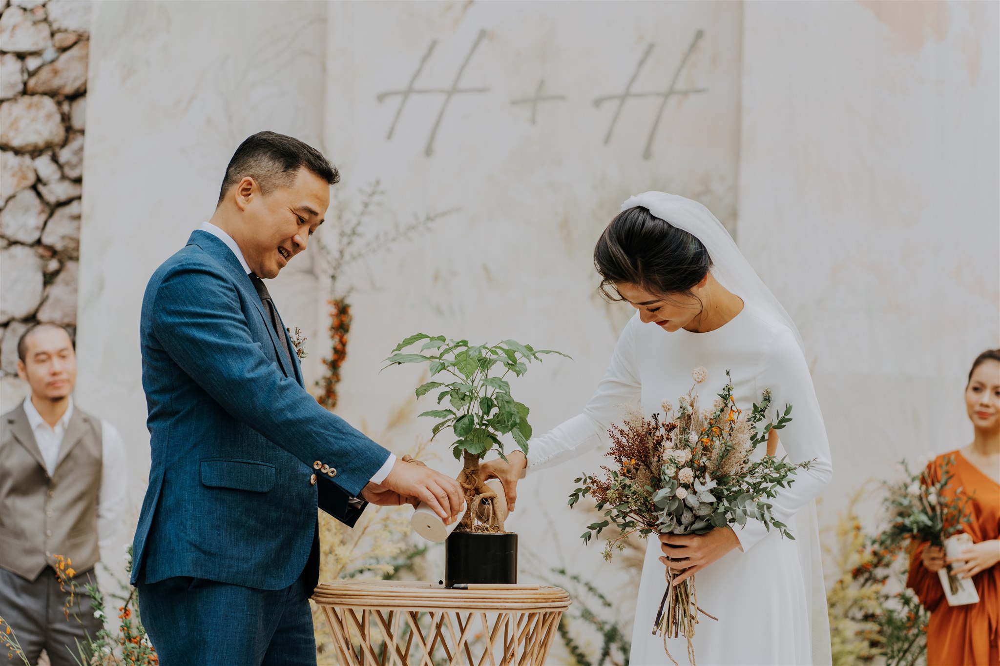 Nghi Thức Trồng Cây Hạnh Phúc Trong Lễ Cưới Việt Nam - Biểu Tượng Cho Hạnh Phúc Vẹn Tròn Hướng dẫn chăm sóc cây Dịch vụ cây xanh  Mua cây hạnh phúc Hoa của cây hạnh phúc Giá cây hạnh phúc 2 tầng Giá cây hạnh phúc Cây Xanh Cây hạnh phúc có hoa không Bán cây hạnh phúc gốc to 