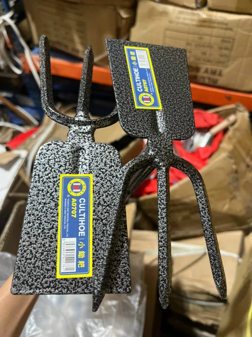 Cào cuốc 2 trong 1 chính hãng C-mart A0707 Dụng cụ làm đất 5 Cào cuốc 2 trong 1 chính hãng C-mart A0707 Dụng cụ làm đất 5